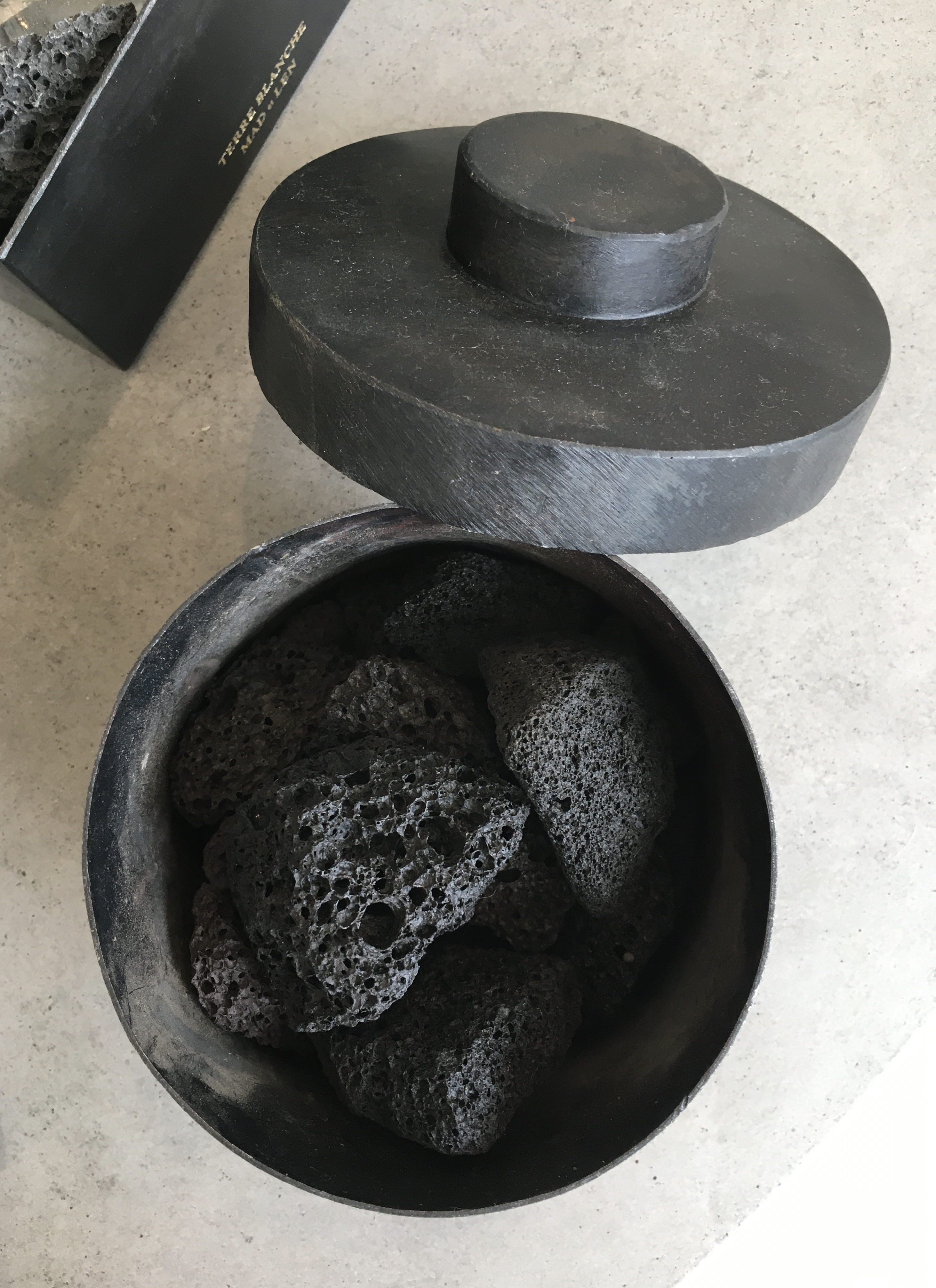 MAD et LEN Pot Pourri Lava Rock – Shed Fine Goods